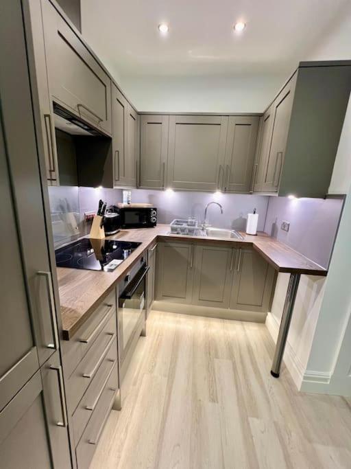 Contemporary Flat In Prime City Centre إدنبرة المظهر الخارجي الصورة